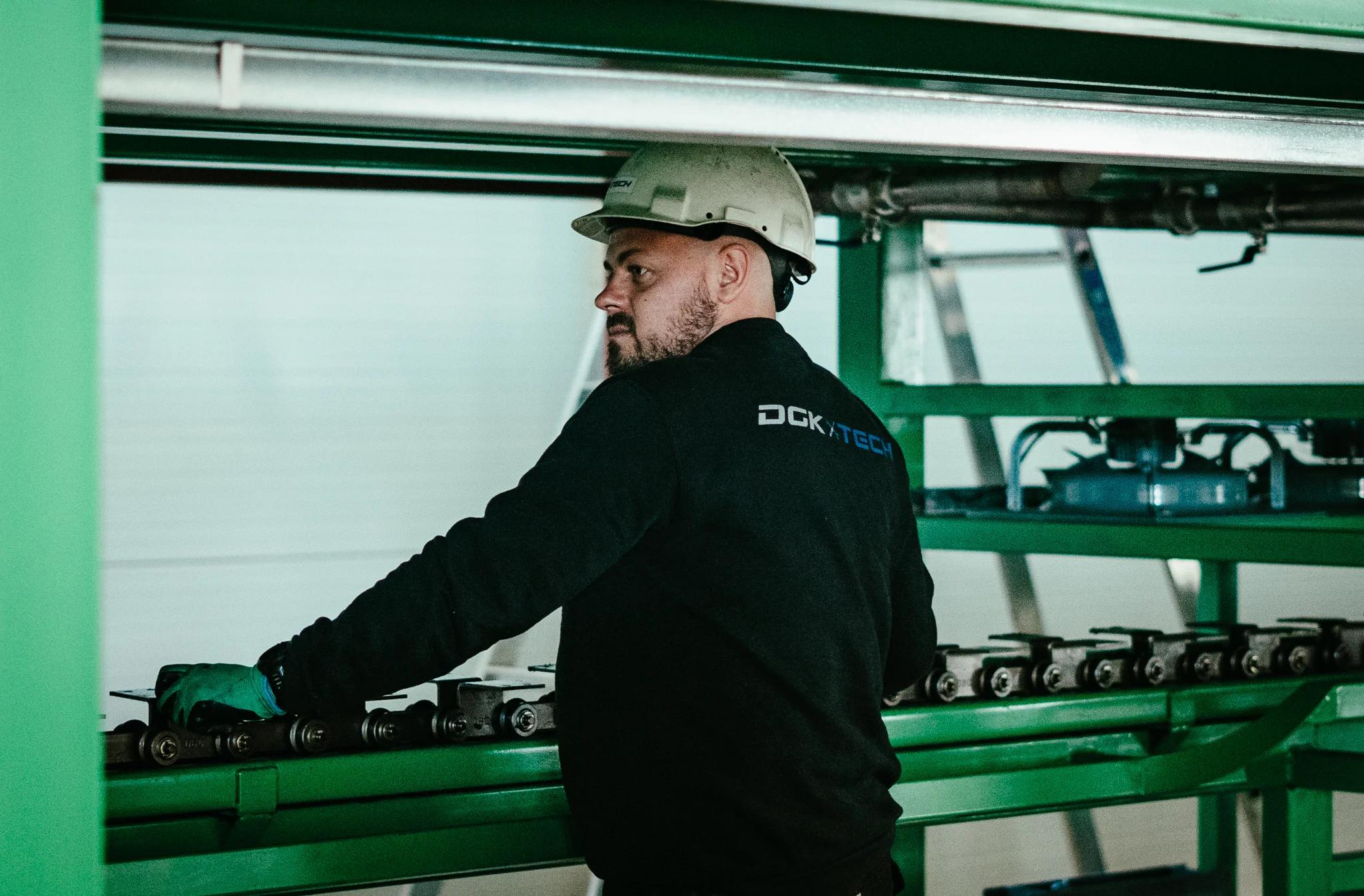 DGK Tech - why-bg